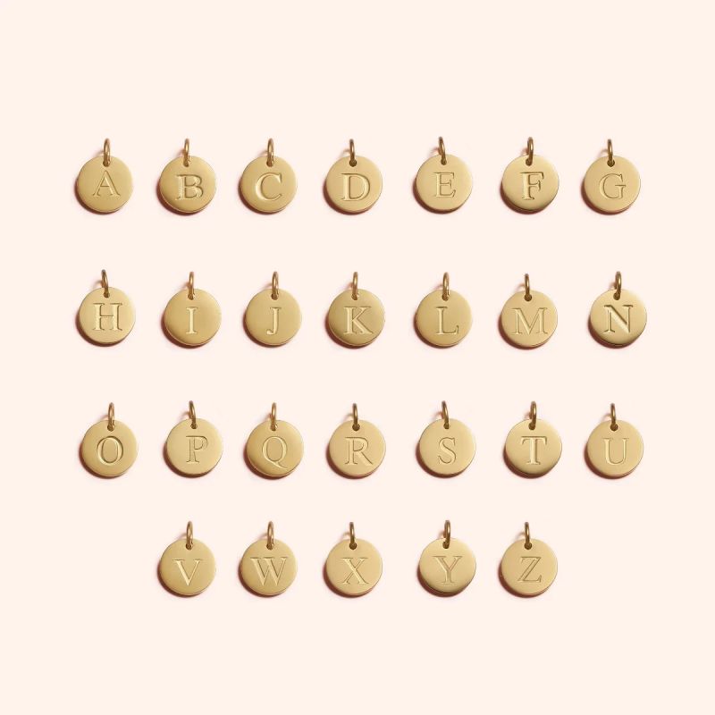 金色字母吊坠