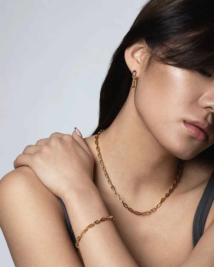 necklace with pearls
